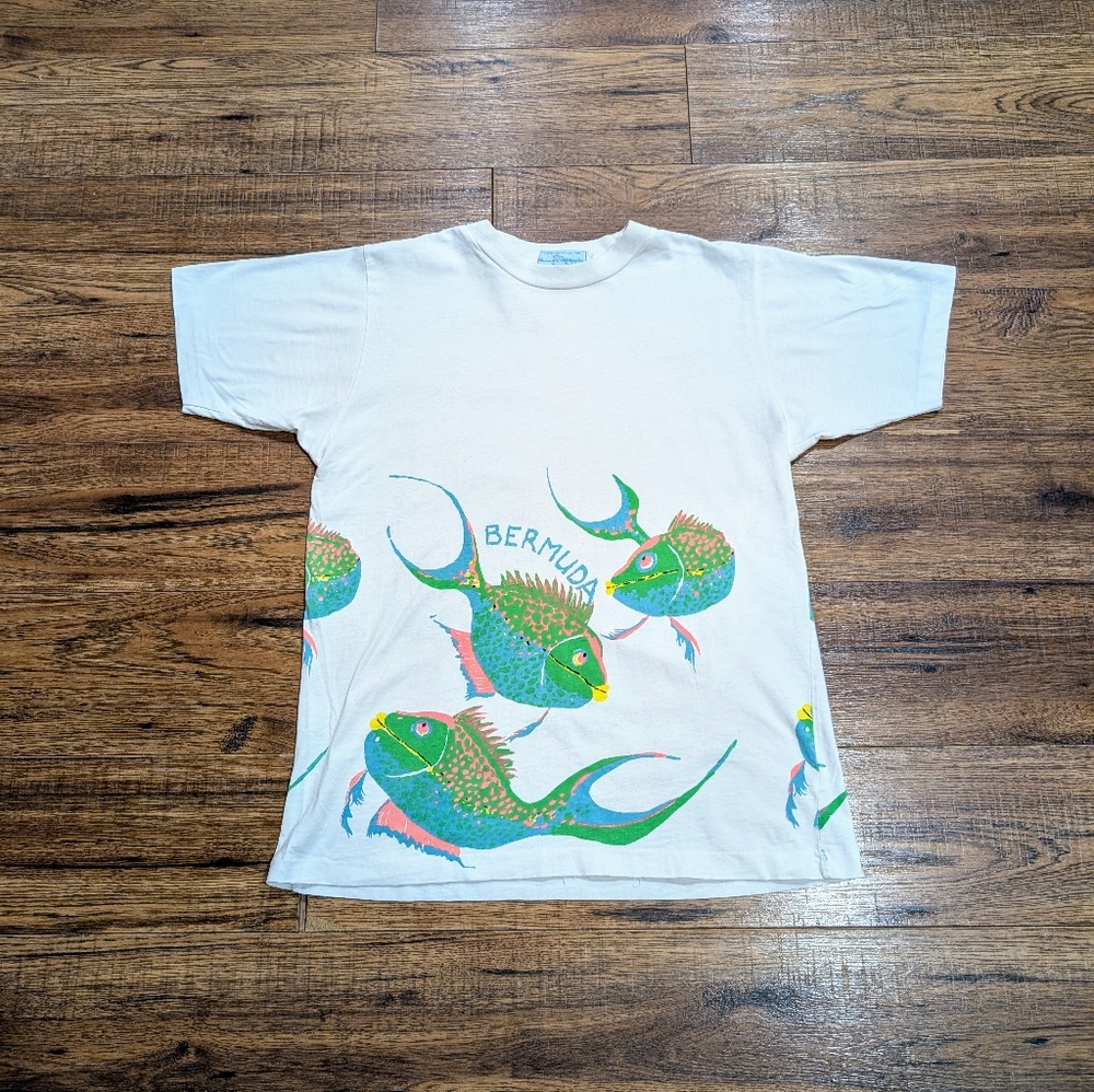 80s Vintage Bermuda Tshirt bold piranha print